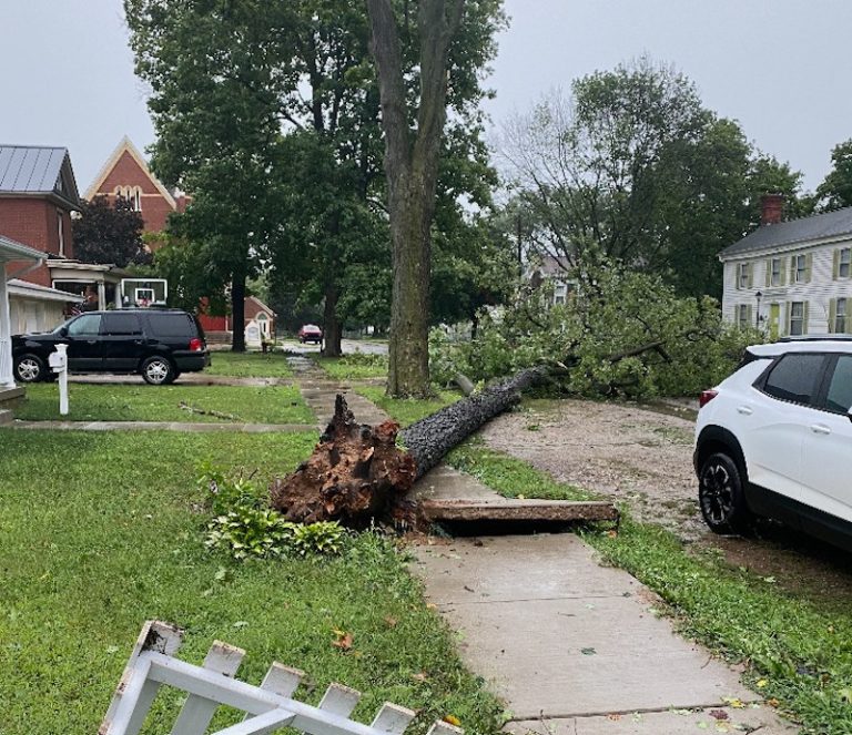 Storms cause damage, widespread outages - WOWO 1190 AM | 107.5 FM