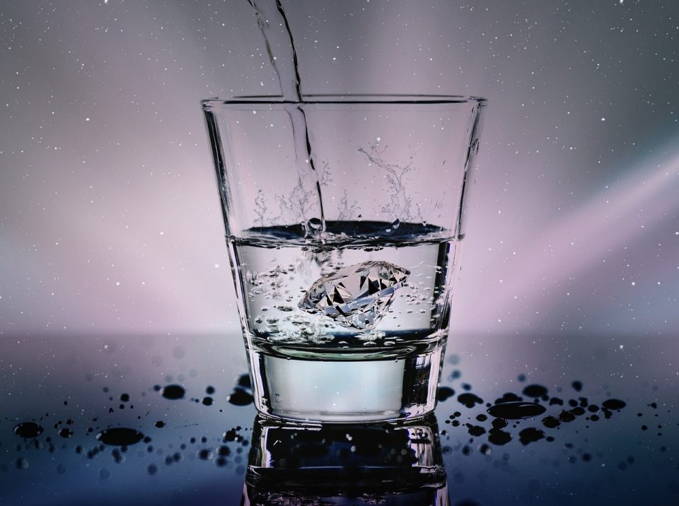water, nature, glass, liquid, wet, refreshment, diamond, splash, water glass, drop of water, fresh, light effect, blow, gems, luxury, wealth, ice cubes, diamond shape, drink, drinking glass, sparkling water