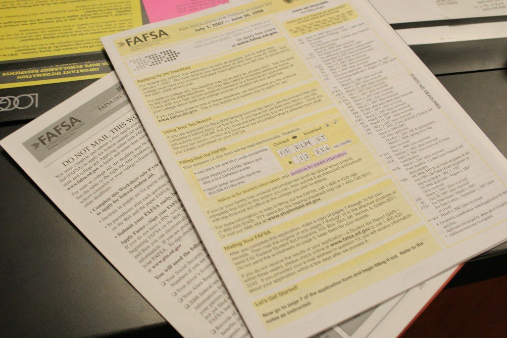 FAFSA 2027-28 Form Is Now Available Earlier Than Ever: What Students ...